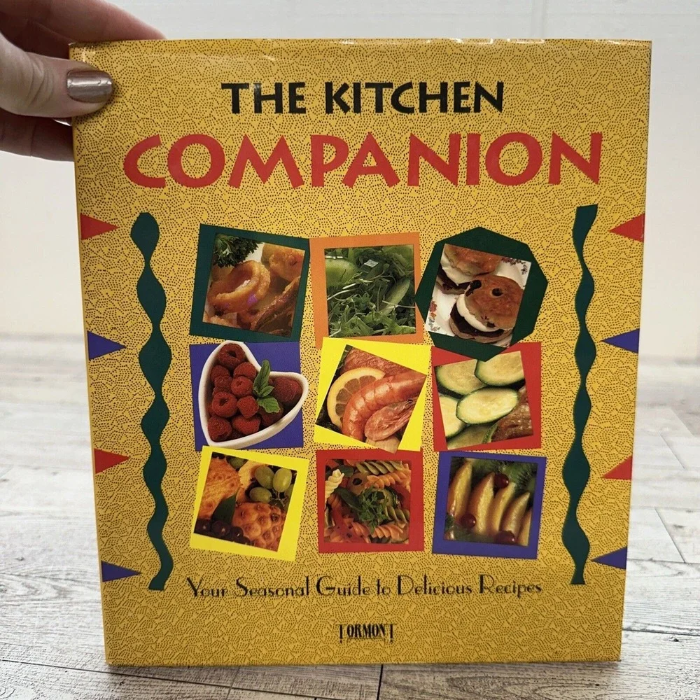 Kitchen Companion Seasonal Recipe Book Wendy Hobson‎ Tormont 1993 Retro Cookbook
